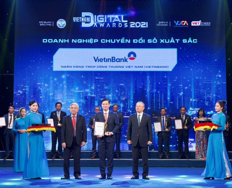 VietinBank đoạt giải thưởng Doanh nghiệp chuyển đổi số xuất sắc Việt Nam năm 2021 - Ảnh 1