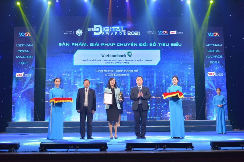 VCB Digibank được vinh danh tại lễ trao giải thưởng chuyển đổi số Việt Nam 2021 - Ảnh 1