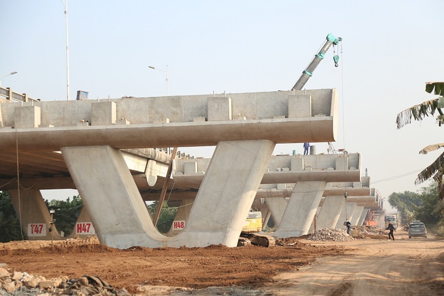 Hà Nội: Hơn 500 công nhân gấp rút xây dựng cầu Vĩnh Tuy giai đoạn 2 - Ảnh 2