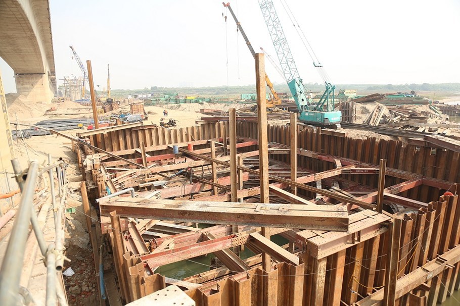 Hà Nội: Hơn 500 công nhân gấp rút xây dựng cầu Vĩnh Tuy giai đoạn 2 - Ảnh 6