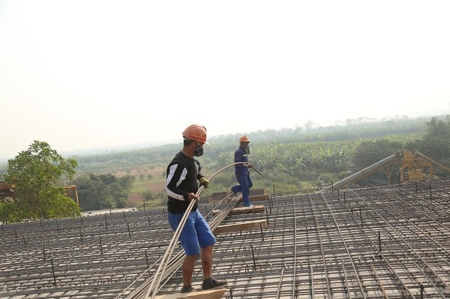 Hà Nội: Hơn 500 công nhân gấp rút xây dựng cầu Vĩnh Tuy giai đoạn 2 - Ảnh 7