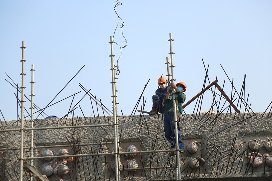 Hà Nội: Hơn 500 công nhân gấp rút xây dựng cầu Vĩnh Tuy giai đoạn 2 - Ảnh 8