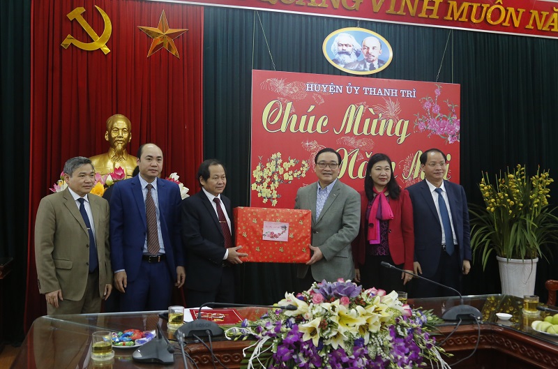 Bí thư Hoàng Trung Hải tham dự Tết trồng cây tại huyện Thanh Trì - Ảnh 1