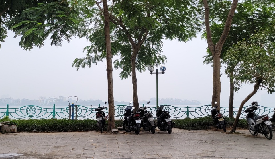Chất lượng không khí tại Hà Nội tiếp tục ở mức rất xấu - Ảnh 1