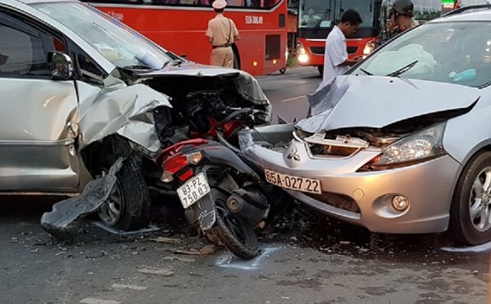 Tai nạn giao thông cướp đi sinh mạng 24 người trong ngày mùng 4 Tết - Ảnh 1