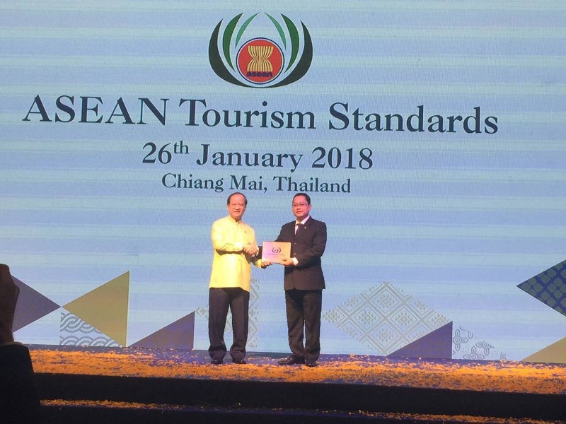 Tập đoàn khách sạn Mường Thanh nhận hai giải thưởng du lịch ASEAN 2018 - Ảnh 1