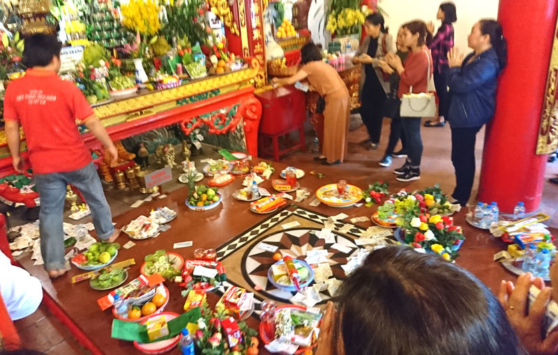 Tiếp bài Hà Nội, ý thức của người đi lễ đền chùa đã thay đổi: Cần hơn một nét văn hóa đi lễ - Ảnh 7