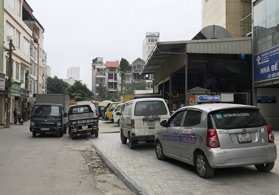 Ngõ 102 Trần Phú (Hà Đông) cần biển cấm đỗ xe - Ảnh 1