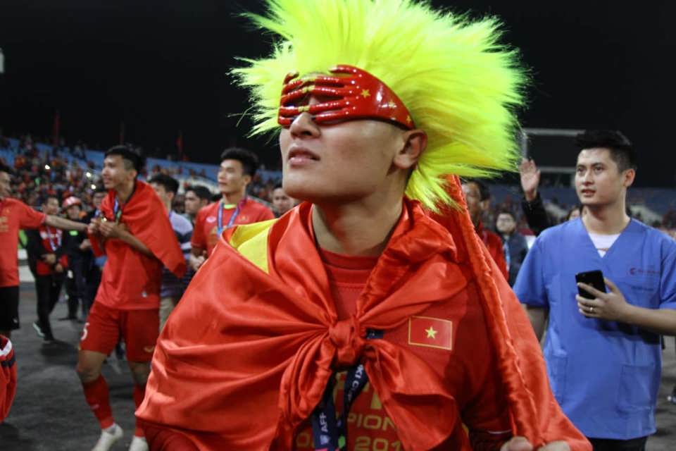 Đêm cuồng nhiệt mừng đội tuyển Việt Nam vô địch AFF Cup 2018 - Ảnh 21