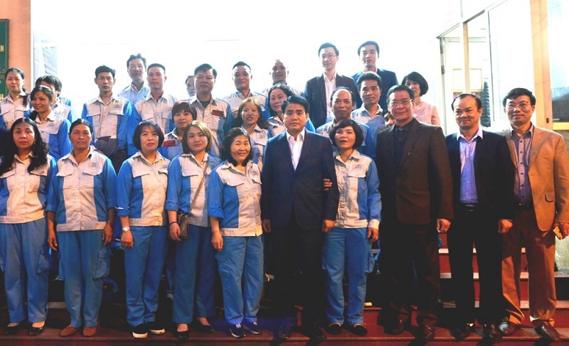 Chủ tịch Nguyễn Đức Chung: Tiếp tục đầu tư, cơ giới hóa thu gom, xử lý rác thải - Ảnh 1