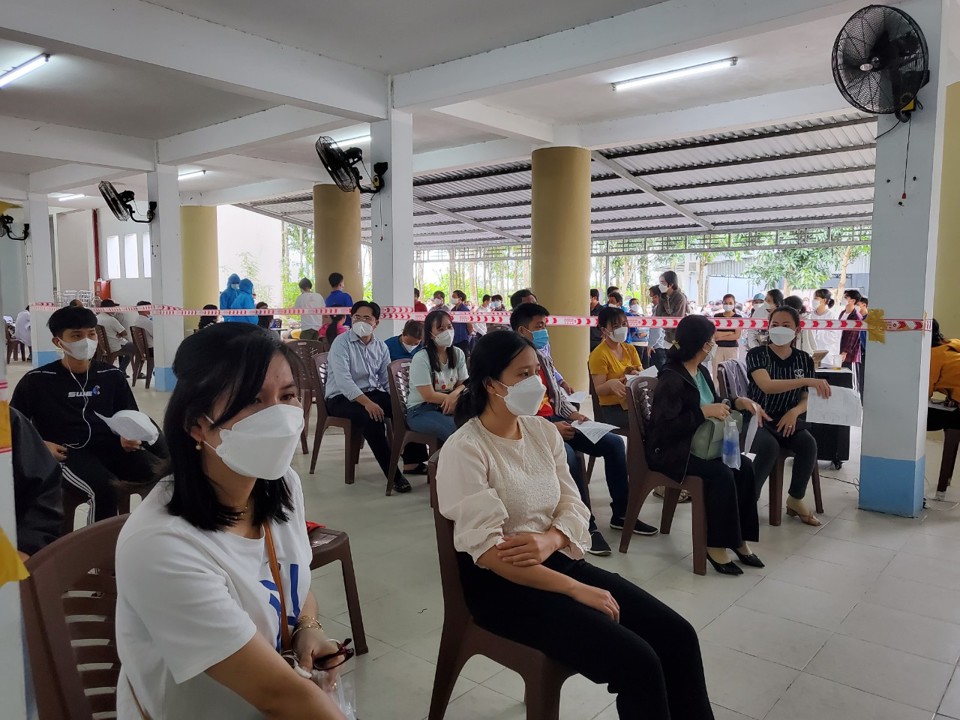 Phó Chủ tịch UBND tỉnh Kiên Giang cùng hàng trăm tình nguyện viên chia sẻ giọt hồng trong mùa dịch - Ảnh 4