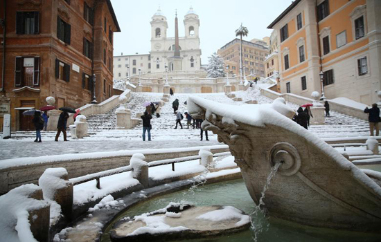 Hình ảnh hiếm hoi băng tuyết bao phủ thủ đô Rome của Italia - Ảnh 6