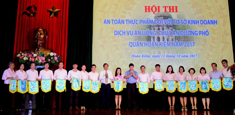 Quận Hoàn Kiếm tổ chức hội thi an toàn thực phẩm - Ảnh 1