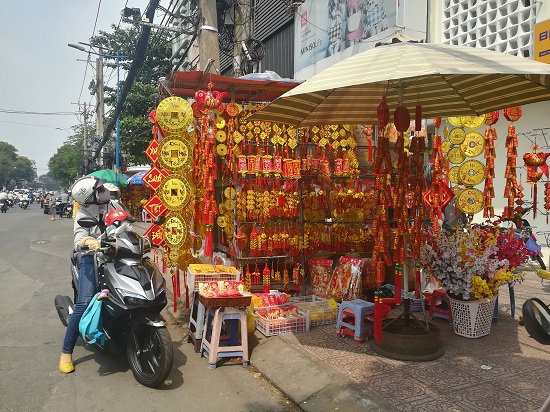 TP Hồ Chí Minh: Thị trường đồ cúng ông Công, ông Táo ổn định - Ảnh 1