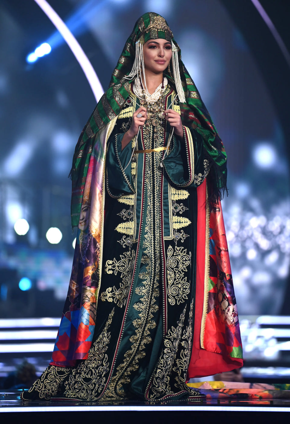 Ngắm trang phục dân tộc cầu kỳ nhất tại Hoa hậu Hoàn vũ 2021 - Ảnh 9