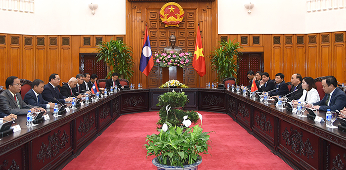 Thủ tướng Nguyễn Xuân Phúc tiếp Phó Thủ tướng Lào - Ảnh 2
