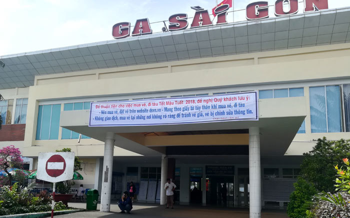 Giám đốc ga Sài Gòn khuyến cáo hành khách cảnh giác với “cò vé” tàu tết 2018 - Ảnh 1