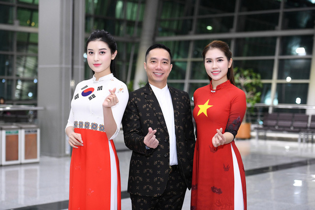 Quỳnh “búp bê” trình diễn áo dài NTK Đỗ Trịnh Hoài Nam trên đất Hàn - Ảnh 7