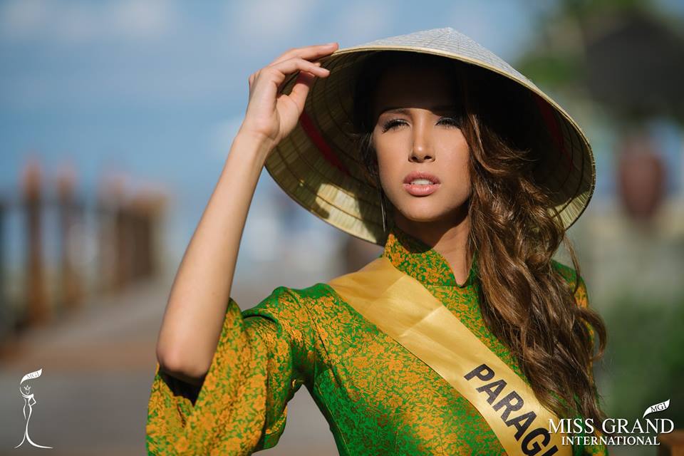 Hoa hậu Hòa bình Quốc tế hào hứng làm nón, nấu món ăn Việt - Ảnh 14