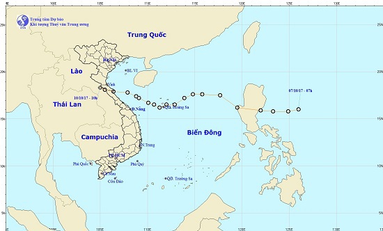 Áp thấp nhiệt đới vào miền Trung, hàng nghìn nhà dân chìm trong nước lũ - Ảnh 13