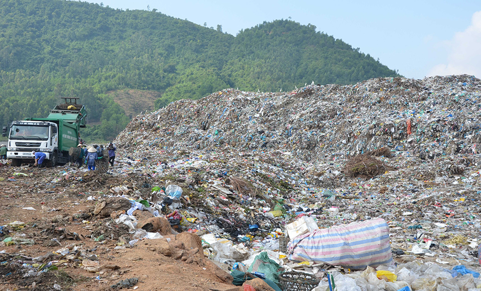 Đà Nẵng: Dự án xử lý rác ở Khánh Sơn đến bao giờ mới xong? - Ảnh 1