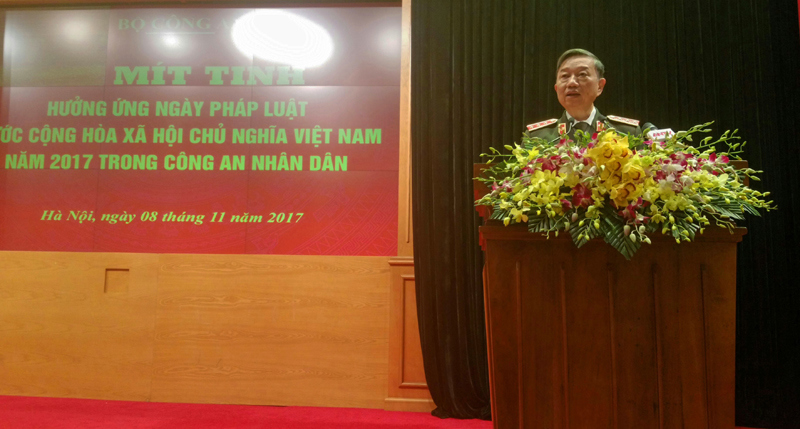 Bộ Công an hưởng ứng Ngày Pháp luật Việt Nam - Ảnh 1