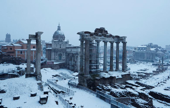 Hình ảnh hiếm hoi băng tuyết bao phủ thủ đô Rome của Italia - Ảnh 7