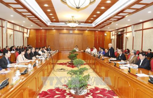 Bộ Chính trị làm việc với Ban Thường vụ Thành ủy Thành phố Hồ Chí Minh - Ảnh 1