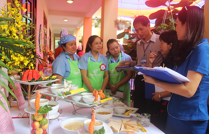 Quận Hai Bà Trưng: Sôi nổi hội thi “Giáo viên dạy giỏi, nhân viên nuôi dưỡng giỏi cấp học mầm non” - Ảnh 2