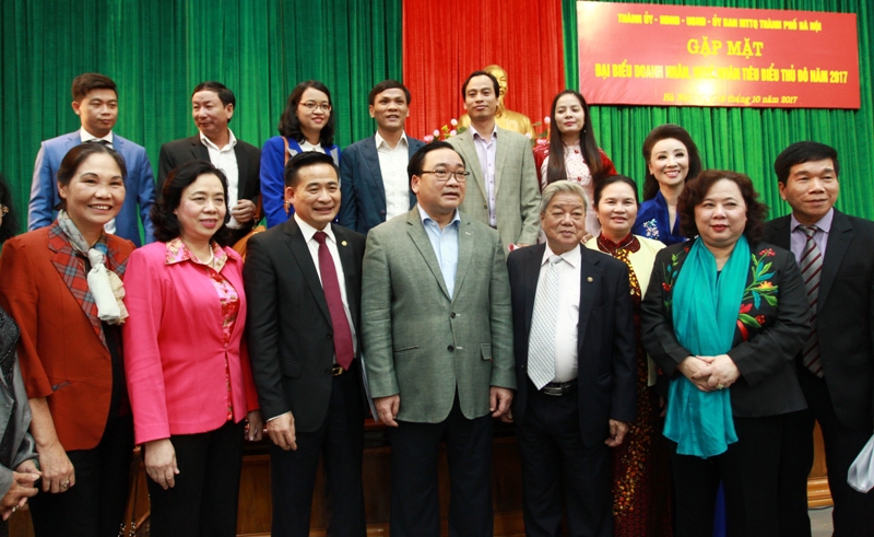 Bí thư Hoàng Trung Hải: Tạo điều kiện cho doanh nghiệp, không CCHC theo kiểu “cắc tùng” - Ảnh 4