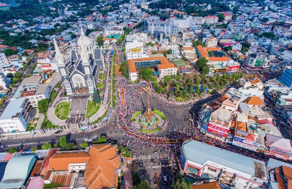 Bình Dương đẩy mạnh đầu tư công, kích hoạt thị trường bất động sản tăng trưởng - Ảnh 2