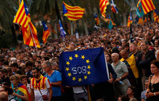 Tây Ban Nha cho lãnh đạo Catalonia 8 ngày để rút lại tuyên bố độc lập - Ảnh 2