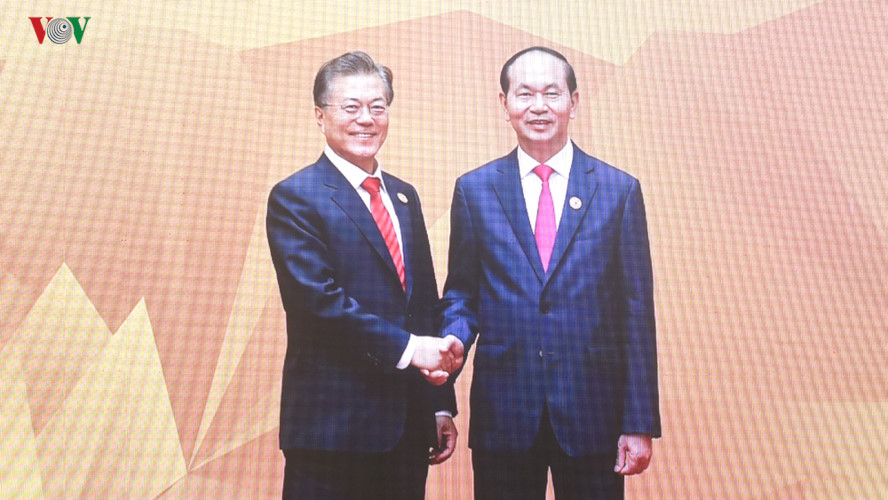 Hình ảnh Chủ tịch nước đón các nhà lãnh đạo APEC dự Phiên họp kín thứ nhất - Ảnh 16