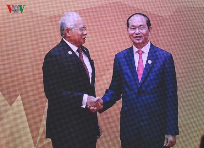 Hình ảnh Chủ tịch nước đón các nhà lãnh đạo APEC dự Phiên họp kín thứ nhất - Ảnh 9