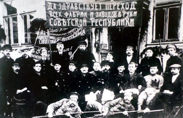 Hình ảnh Cách mạng Tháng Mười Nga và Bác Hồ với nhân dân Xô Viết - Ảnh 6