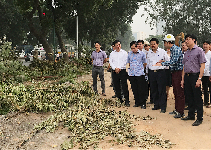 Chủ tịch Nguyễn Đức Chung kiểm tra đột xuất dự án mở rộng đường Vành đai 3 - Ảnh 2