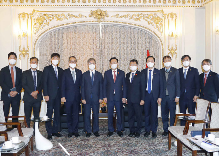 Chủ tịch Quốc hội đề nghị doanh nghiệp Hàn Quốc mở rộng đầu tư tại Việt Nam - Ảnh 1
