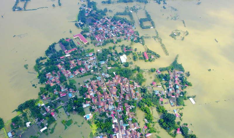 Hà Nội hỗ trợ hơn 6 tỷ đồng cho các địa phương bị thiệt hại do mưa lũ - Ảnh 1