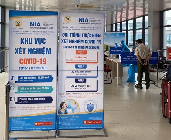 Tạm dừng dịch vụ test nhanh Covid-19 tại sân bay Nội Bài - Ảnh 1