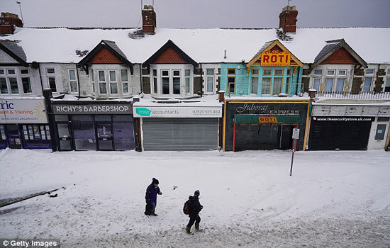 Kinh tế Anh thiệt hại 1 tỷ bảng/ngày trong đợt bão tuyết kỷ lục - Ảnh 2