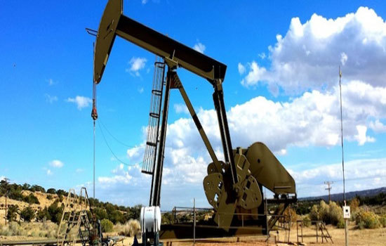 OPEC, Nga nhất trí cắt giảm sản lượng đẩy giá dầu tăng vọt hơn 3% trong tuần - Ảnh 1