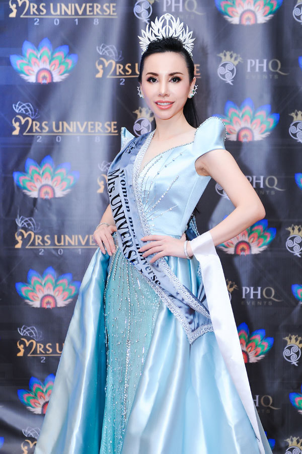 Châu Ngọc Bích đăng quang Hoa hậu Đại sứ Quý bà Hoàn Vũ thế giới 2018 - Ảnh 1