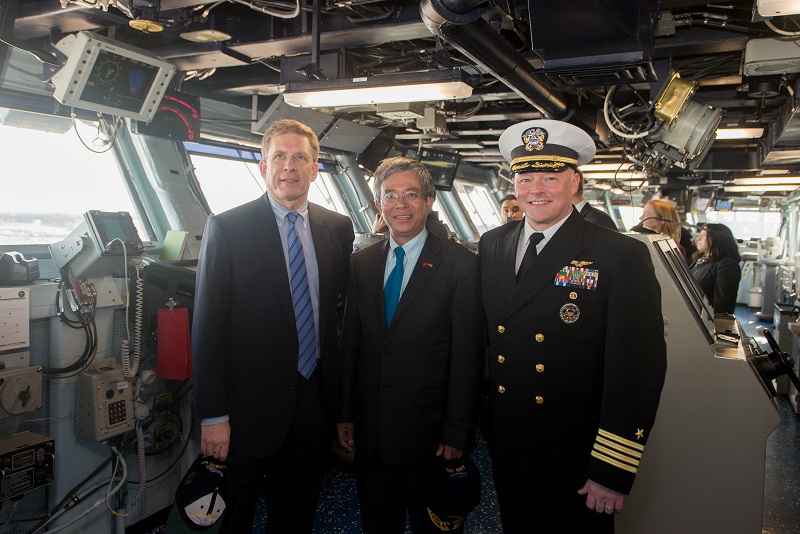 Đại sứ Việt Nam tại Mỹ thăm căn cứ hải quân và tàu sân bay Mỹ - Ảnh 1