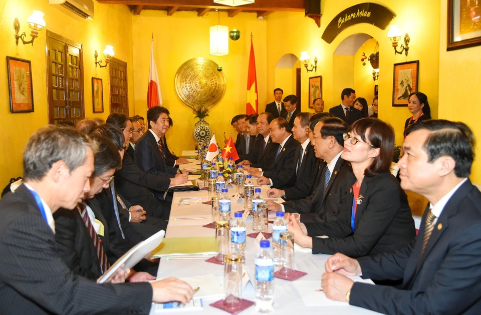 Thủ tướng Nguyễn Xuân Phúc hội đàm với Thủ tướng Nhật Bản - Ảnh 2