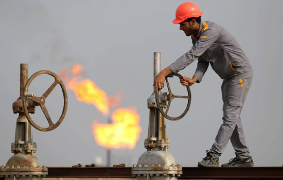 Giá dầu tăng vọt hơn 3% trong tuần sau đợt giảm sâu - Ảnh 1
