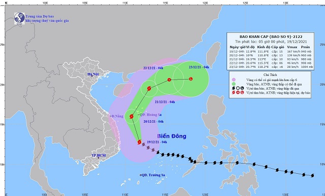 Bão số 9 giật trên cấp 17 làm gãy đổ 2 trạm đo gió trên đảo, miền Trung bắt đầu mưa lớn - Ảnh 1