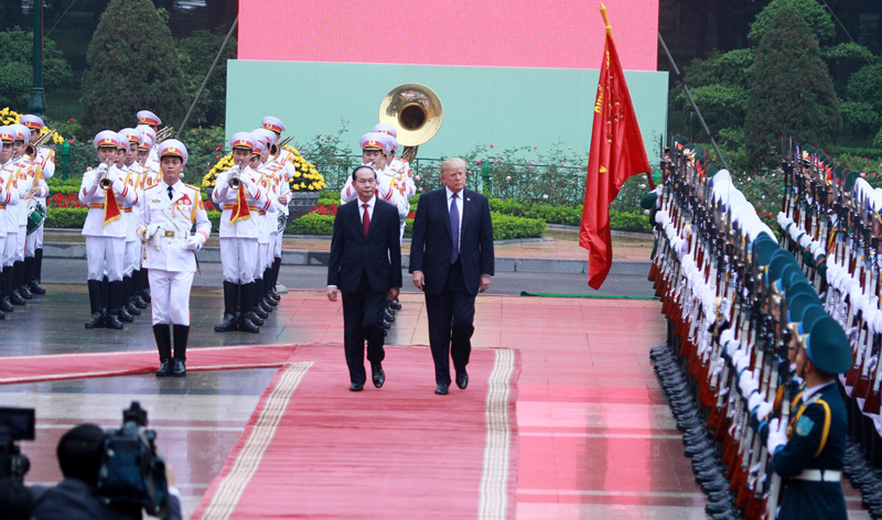 Chủ tịch nước Trần Đại Quang chủ trì lễ đón Tổng thống Donald Trump - Ảnh 10