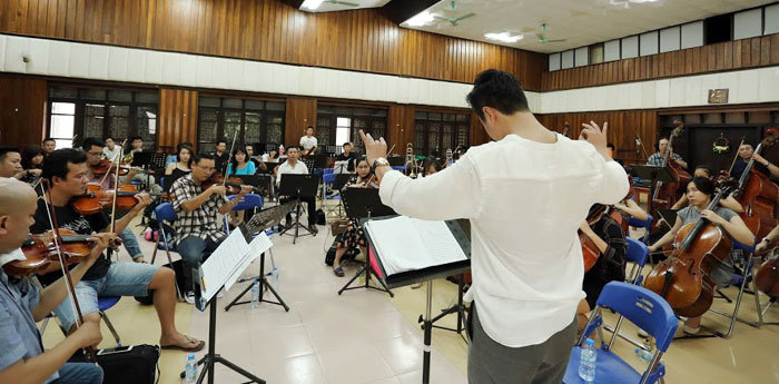 Ca sĩ Đăng Dương say sưa tập luyện cho liveshow đầu trong sự nghiệp - Ảnh 4