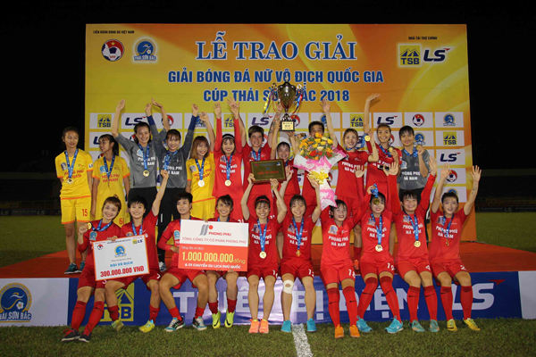 Phong Phú Hà Nam lần đầu tiên vô địch giải bóng đá nữ Vô địch Quốc gia - Ảnh 1