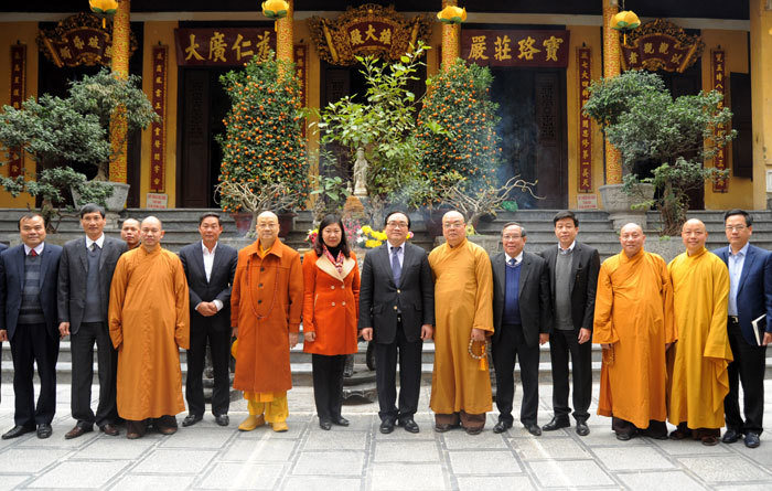 Bí thư Hoàng Trung Hải chúc Tết Trung ương Giáo hội Phật giáo Việt Nam - Ảnh 2